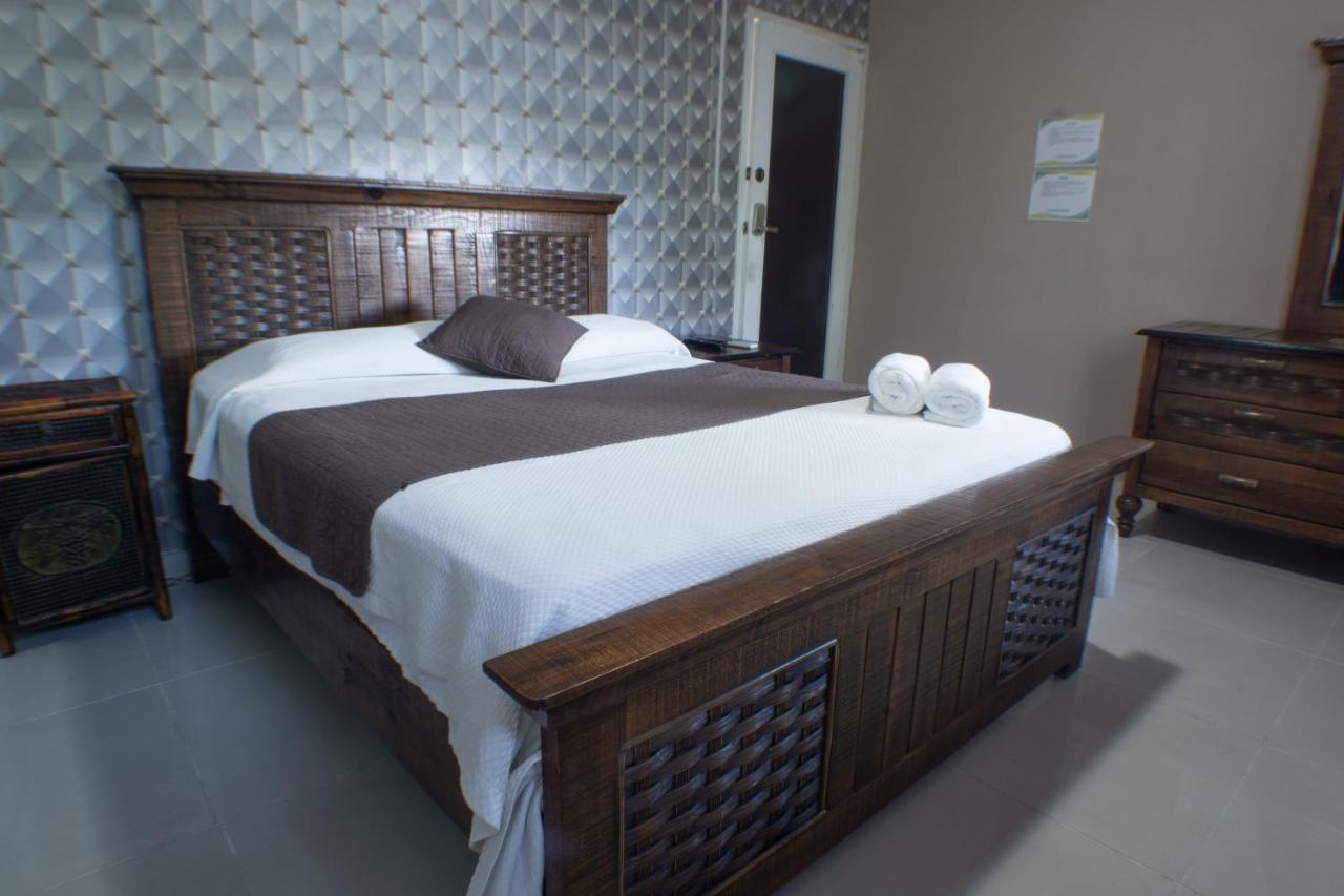 Malecon Rooms Y Hotel Санто-Доминго Экстерьер фото